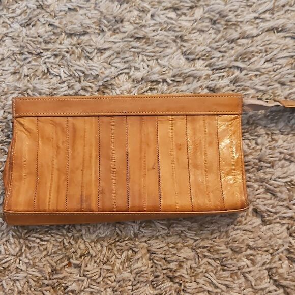 Lee Sands Vintage Eelskin Clutch Wallet – Made in Korea - Picture 2 of 4